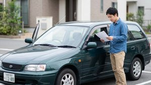 書類の手続きと車の確認