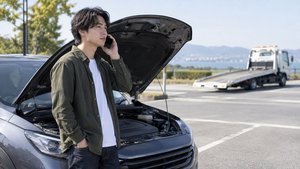 停車した車からロードサービスへ連絡