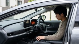 パーキングブレーキ警告灯の点灯とスイッチの操作