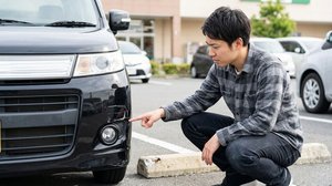 フロントバンパーについた擦り傷の確認